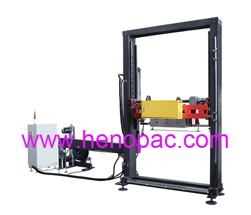 Fully automatic vertical pallet strapping with top presser