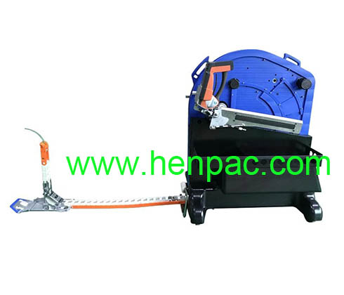  Ergonomic pallet strapping system with electrically driven Chain Lance